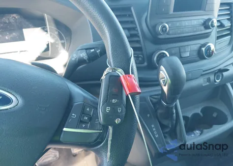 2023 Ford Transit-250 z USA, uszkodzony, nr VIN 1FTBR1X84PKB77908